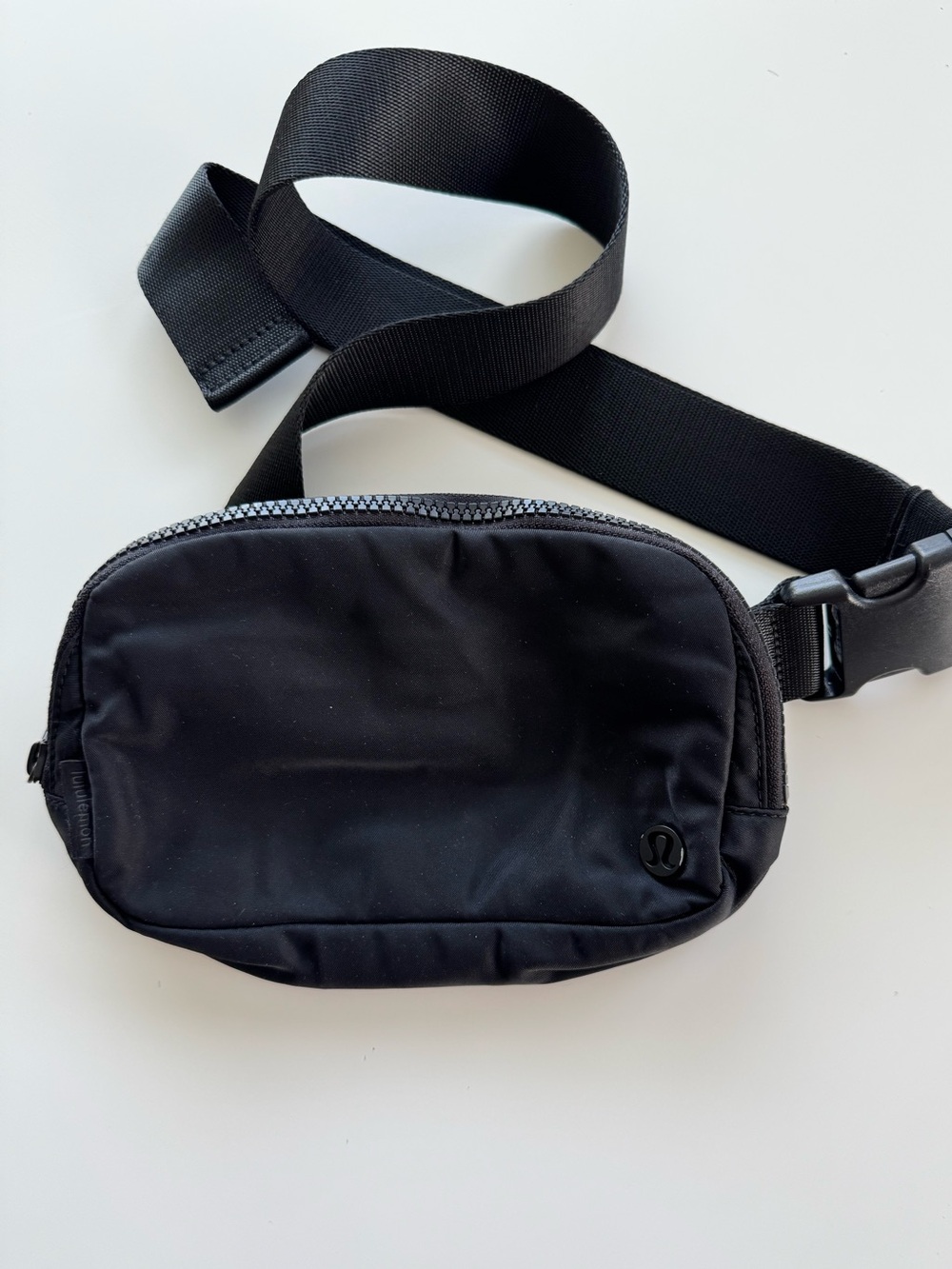 Lululemon Everywhere Belt Bag Black 1L